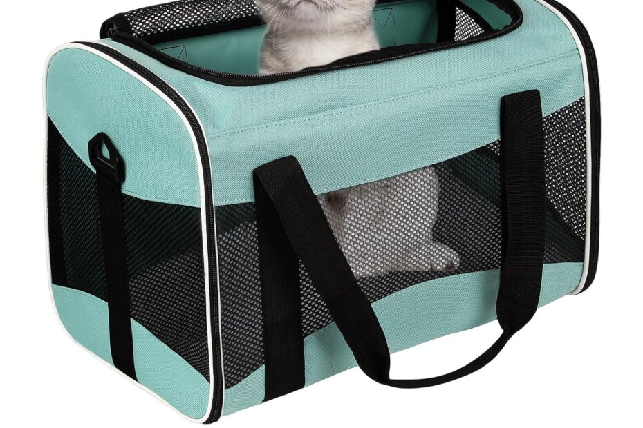 Travel in Style: The Ultimate Cat Carrying Case for Your Furry Friend!