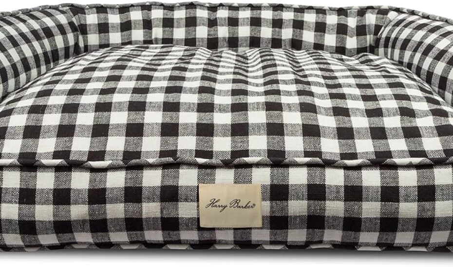 Cozy Comfort: A Review of the Harry Barker Black Buffalo Check Lounger Medium