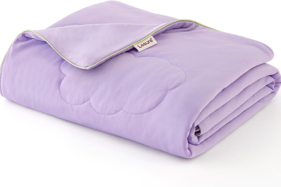 Keep Your Pup Cool: Lesure Premium Cooling Blanket Review