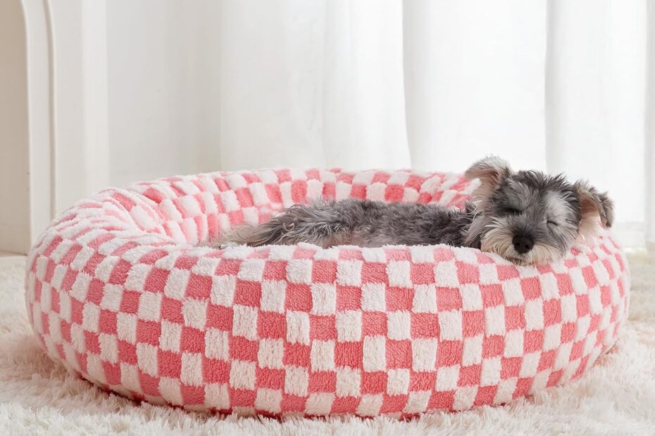 Snuggle Up in Style: BFPETHOME's Adorable Pink Donut Bed for Small Pups!