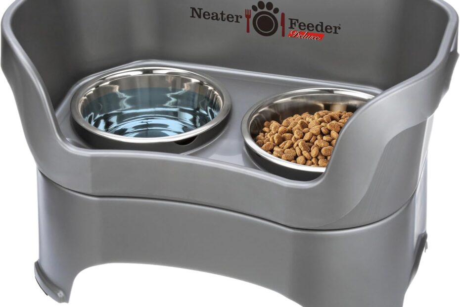 Say Goodbye to Mess: Neater Feeder Deluxe for Large Dogs