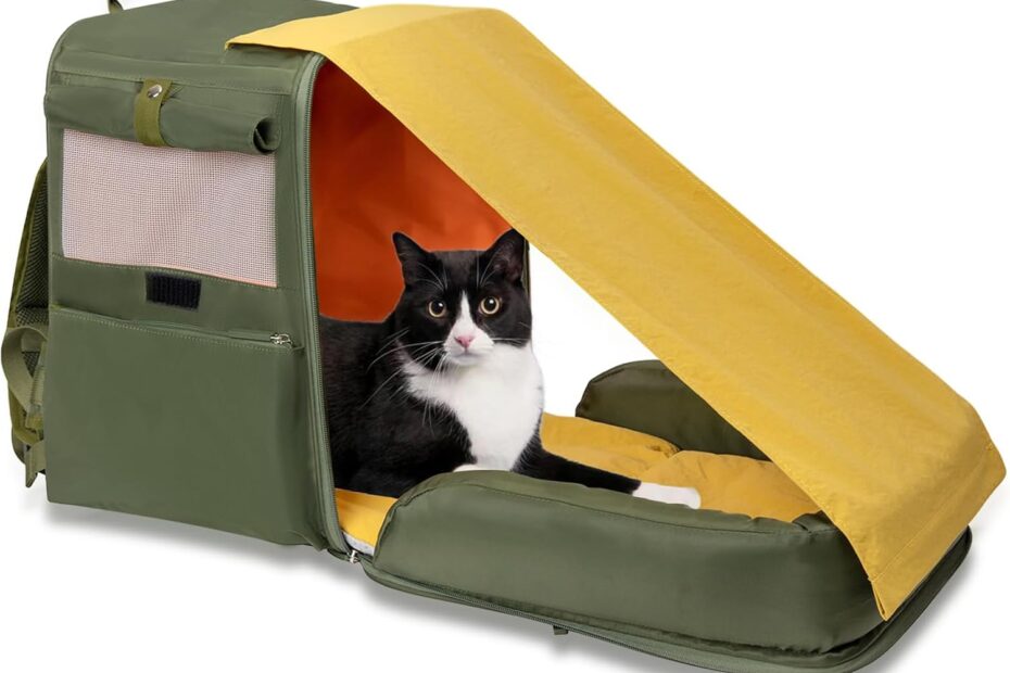 Travel in Comfort: The Ultimate Expandable Pet Carrier Backpack for Your Furry Friends!